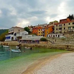 Lucy Apartmán Rabac